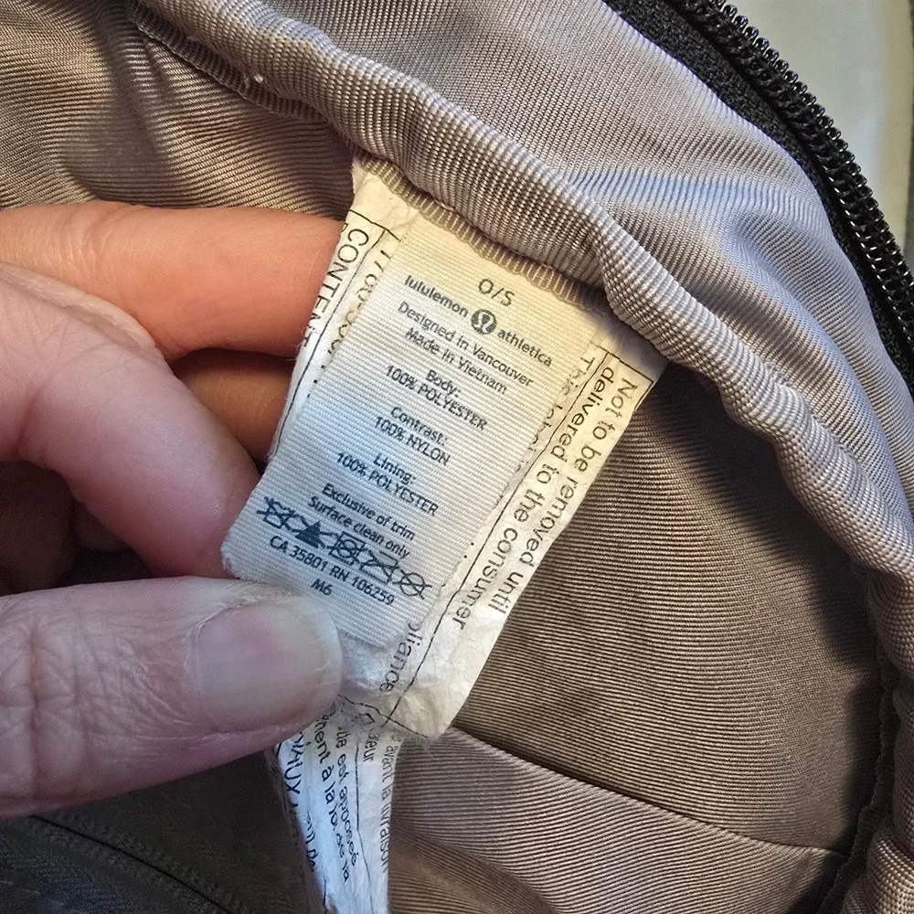 Rare Out Of Print Lululemon Cruiser Backpack Bag Black Pockets‎ Zip